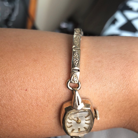 Vintage Bulova stretch watch - Picture 3 of 4